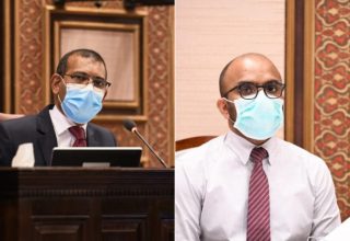ފިނޭންސް މިނިސްޓަރު އިބްރާހިމް އަމީރު އާއި މަޖިލީހުގެ ރައީސް މުހައްމަދު ނަޝީދު/ ފޮޓޯ: މަޖިލިސް