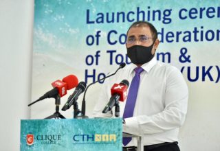 ޓޫރިޒަމް މިނިސްޓަރު ޑރ. އަބްދުﷲ މައުސޫމް/ ފޮޓޯ: ކްލިކް