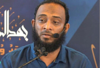 އަރަބިއްޔާ ސްކޫލްގެ ޓީޗަރު ޒަމްޒަމް ފާރިސް