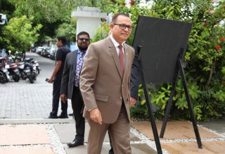 ވަޒީރު އާދަމް ޝަރީފު