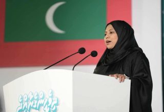 ދިވެހިންގެ ރާއްޖެ ޖަލްސާ ތެރެއިން ހީނާ ވާހަަކަދައްކަވަނީ: ވަގުތު އިމޭޖްސް: އިބްރާހިމް ޝާބިލް