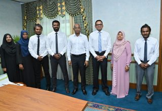 ރައީސް އއ ދިއްދޫ ކައުންސިލާއި ބައްދަލު ކުރެއްވުން