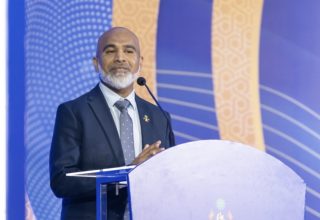 ތަޢުލީމާއި ހުނަރުތައް ތަރައްްޤީކުރުމާ ބެހޭ ވަޒީރު ޑރ. އިސްމާޢީލް ޝަފީޢު