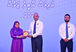 މޭނާ ސްކޫލަށް 75 އަހަރު ފުރުމާއި ގުޅިގެން ބޭއްވި ހަފްލާގެ ތެރެއިން: ފޮޓޯ ރައީސް އޮފީސް