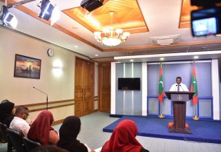 ރައީސް އޮފީހުގައި އޮތް ނޫސްވެރިންގެ ބައްދަލުވުމުގެ ތެެރެެއިން