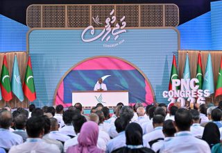 ޕީއެންސީގެ މަތީ މަޖިލިހުގެ ޖަލްސާ. --- ފޮޓޯ: ޕީއެންސީ