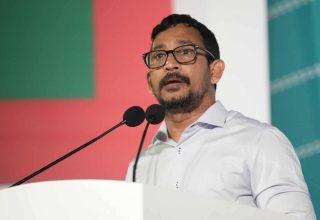 ދިވެހިންގެ ރާއްޖެ ޖަލްސާ ތެރެއިން ފަލާހް ވާހަަކަދައްކަވަނީ: ވަގުތު އިމޭޖްސް: އިބްރާހިމް ޝާބިލް