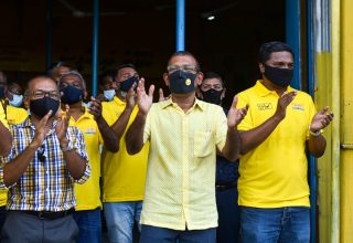 ކައުންސިލް އިންތިހާބާއި ދިމާކޮށް އެމްޑީޕީން ބޭއްވި ރަށްވެހި ފަތިން ކެމްޕެއިން ހަރަކާތްތަކުގެ ތެރެއިން/ ފޮޓޯ: މިހާރު