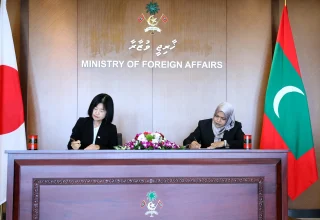 ޖަޕާނުން ދިވެހިރާއްޖެއަށް އިންސާނީ ވަސީލަތް ތަރައްޤީކުރުމުގެ ސްކޮލަރޝިޕް މަޝްރޫޢުއަށް 152 މިލިއަން ޖަޕަނީސް ޔެން ހިލޭ އެހީގެ ގޮތުގައި ދެއްވައިފި