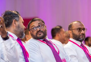 ޕީޕީއެމްގެ ޖަލްސާއެއްގައި ޝިޔާމް އާއި ގައްސާން، އަދި ޑރ. ޝަހީމް/ ފޮޓޯ: އަދަދު