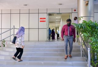މުވައްޒަފުންތަކެއް ވެލާނާގެ އަށް ވަންނަނީ: ފޮޓޯ/ މިހާރު