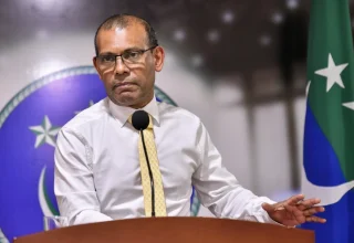 ކުރީގެ ރައީސް އަދި ރައްޔިތުން މަޖިލީހުގެ ކުރީގެ ރައީސް މުހައްމަދު ނަޝީދު.-- ފައިލް ފޮޓޯ: ރައްޔިތުންގެ މަޖިލިސް