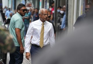 އަލިފާނުގެ ހާދިސާ ހިނގި ސަރަހައްދަށް ރައީސް ސާލިހުކުރެއްވި ޒިޔާރާތުގެ ތެރެއިން. ފޮޓޯ:ވަގުތު