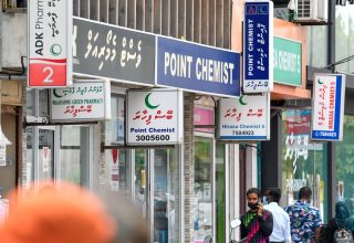 އައިޖީއެމްއެޗް ކައިރީގައި ހިންގަމުންދާ ބައެއް ފާމަސީތައް/ ފޮޓޯ: މިހާރު