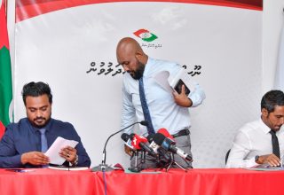 އެންޓީ ކޮރަޕްޝަން ކޮމިޝަނުގެ މެމްބަރުން