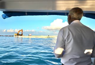 "ރަސްމާލެ" ގެ ނަމުގައި  ފުށިދިއްގަރުފަޅު ހިއްކަން ފެށުުމުގެ ރަސްމިއްޔާތުގެ ތެރެއިން/ ފޮޓޯ: ރައީސް އޮފީސް
