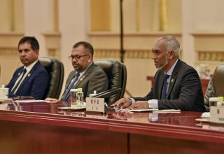 ދިވެހިރާއްޖެއާއި ޗައިނާއާ ދެޤައުމުގެ ދެމެދުގައި ބޭއްވި ރަސްމީ ވާހަކަފުޅުތައް