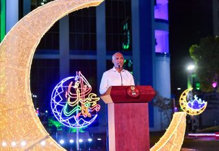 "ޢީދު އަލި" އިފްތިތާޙް ކުރުމާއި "ފައްވާރާ" ހުޅުވުމުގެ ރަސްމިއްޔާތުގައި ރައީސް މުއިއްޒު ވާހަކަފުޅު ދައްކަވަނީ/ ފޮޓޯ: ރައީސް އޮފީސް