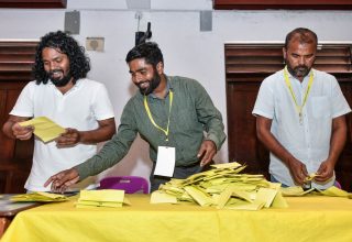 އެމްޑީޕީގެ ރިޔާސީ ޕްރައިމެރީ ވޯޓުތައް ގުނުމުގެ ތެރެއިން/ ފޮޓޯ: މިހާރު