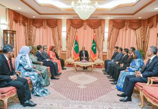 ސަފީރުން އައްޔަން ކުރެއްވުމަށް ފަހު ބޭއްވި ބައްދަލުވުމުގެ ތެރެއިން: ފޮޓޯ ރައީސް އޮފީސް