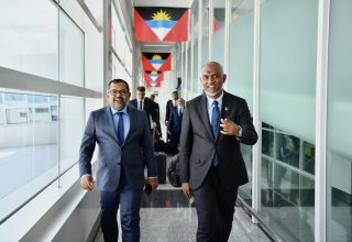 ރައީސުލްޖުމްހޫރިއްޔާ ޑރ. މުހައްމަދު މުއިއްޒު  އެންޓިގާ ބާބުޑާގައި --- ފޮޓޯ: ރައީސް އޮފީސް