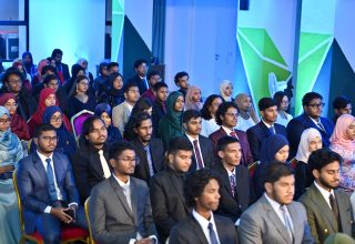 ރައީސުލްޖުމްހޫރިއްޔާ ދެއްވާ ޚާއްޞަ ސްކޮލަރޝިޕާއި ހައި އެޗީވަރސް ސްކޮލަރޝިޕްގެ ލިޔުން ހަވާލުކޮށްދެއްވުމުގެ ރަސްމިއްޔާތު