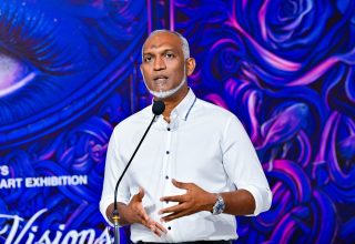 މޯލްޑިވިއަން އާޓިސްޓް ކޮމިއުނިޓީގެ "އަންވެއިލިން ވިޝަންސް 2024" މައުރަޒުގެ ތެރެއިން/ ފޮޓޯ: ރައީސް އޮފީސް
