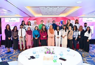 ކޮންފަރެންސް - ވިމެންސް އެޑިޝަން ހުޅުވުމުގެ ރަސްމިއްޔާތު