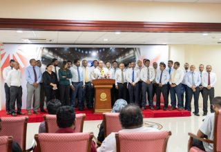 އެމްޑީޕީގެ ޕާލިމަންޓަރީ ގުރޫޕުން މީގެ ކުރިން ބޭއްވި ނޫސްވެރިންގެ ބައްދަލުވުމެއްގައި އެ ގުރޫޕުގެ ގިނަ މެމްބަރުން. -ފޮޓޯ: މަޖިލީހުގެ އިދާރާ