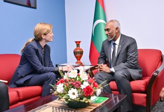 ބައްދަލުވުމުގެ ތެރެއިން: ފޮޓޯ/ ރައީސް އޮފީސް