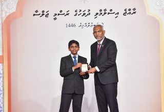 ޤުރުއާން ހިތުދަސްކުރައްވައިގެން މިއަހަރު ސަނަދު ހާސިލުކުރެއްވި 28 ޙާފިޡުންނަށް ރައީސުލްޖުމްހޫރިއްޔާ، މެޑަލް ދެއްވުން.