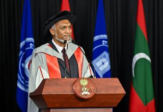 ދިވެހިރާއްޖޭގެ ޤައުމީ ޔުނިވަރސިޓީގެ ދަސްވެނިވުމުގެ ރައްމިއްޔާތު ރައީސް ޝަރަފުވެރިކޮށްދެއްވުން.