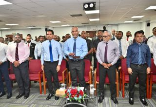 ޑިވެލޮޕްމަންޓް ބޭންކް އޮފް މޯލްޑިވްސް އިފްތިތާހު ކުރުން