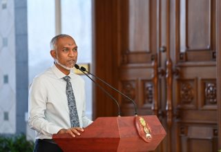 ރައީސް އޮފީހުގައި ބޭއްވި ރަސްމިއްޔާތެއްގައި ރައީސް ޑރ. މުއިއްޒު / ފޮޓޯ: ރައީސް އޮފީސް