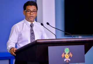 ހެލްތް މިނިސްޓަރ އަބްދުﷲ ނާޒިމް