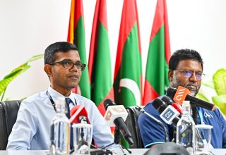 ފަޅުން ބައެއް ހިއްކައި، ސްޓެލްކޯގެ ޕަންޕް ސްޓޭޝަންތައް މަގުން ނެގުމުގެ މަސައްކަތް ހަވާލުކުރުމަށް ބޭއްވި ރަސްމިއްޔާތު/ ފޮޓޯ: މިހާރު