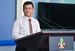 ހެލްތު މިނިސްޓަރު ނާޒިމް/ ފޮޓޯ: ރައީސް އޮފީސް