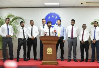 އެމްޑީޕީގެ ޕީޖީ ގުރޫޕުން މީގެ ކުރިން ނޫސްވެރިންނާ ބައްދަލުކުރެއްވުމުގެ ތެރެއިން --- ފޮޓޯ/މަޖިލިސް