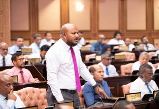 ޕީއެންސީގެ ނައިބު ރައީސް އަދި ބާރަށު ދާއިރާގެ މެމްބަރު އިބްރާހިމް ޝުޖާއު/ ފޮޓޯ: މަޖިލިސް