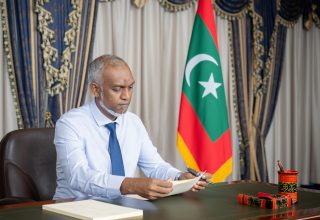 ރައީސުލްޖުމްހޫރިއްޔާ ޑރ މުޙައްމަދު މުޢިއްޒު