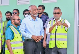 ރައީސް ޑރ. މުއިއްޒު ތިލަފުއްޓަށް ވަޑައިގެން ކުނި މެނޭޖްކުރުމުގެ މަޝްރޫއު ބައްލަވާލައްވަނީ. --ފޮޓޯ: ރައީސް އޮފީސް