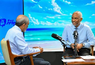 "ރައްޔިތުންނާ އެކު" މި ނަމުގައި ރައީސުލްޖުމްހޫރިއްޔާ ކުރިއަށްގެންދަވާ ޕޮޑްކާސްޓުގެ ފުރަތަމަ އެޕިސޯޑް