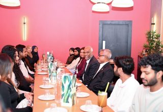 ދިވެހި ދަރިވަރުންނާ ރައީސުލްޖުމްހޫރިއްޔާ ޑރ. މުހައްމަދު މުއިއްޒު ބައްދަލުކުރެއްވުން