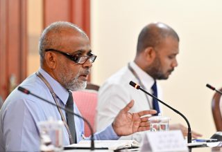 އެޗްޑީސީގެ މެނޭޖިން ޑިރެކްޓަރަކަށް ޒުހައިރު އައްޔަނު ކުރުން/ ފޮޓޯ: މިހާރު