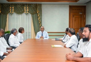ރައީސް ކެޔޮޅުންނާ ބައްދަލު ކުރެއްވުން