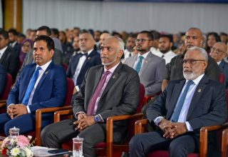 ދިވެހިންގެ އުފެއްދުންތެރިކަމުގެ މައުރަޒުގެ އިނާމު ދިނުމުގެ ޖަލްސާގެ ތެރެއިން ރައީސް ޑރ މުހައްމަދު މުޢިއްޒު