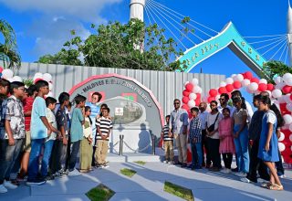 ސިނަމާލެ ބްރިޖު މޮނިއުމަންޓް ޕާކް ހުޅުވުމުގެ ރަސްމިއްޔާތުގެ ތެރެއިން/ ފޮޓޯ: މިހާރު