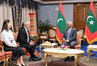 ޕެރަގުއޭގެ ސަރުކާރުން ދިވެހިރާއްޖެއަށް ކަނޑައެޅުއްވި އައު ނޮން-ރެޒިޑެންޓް ސަފީރު، ހިޒް އެކްސަލަންސީ ފްލެމީ ރައުލް ދުއަރްތޭ ރަމޯސް