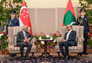 ރައީސް ސިންގަޕޫރަށް ކުރެއްވި ދަތުރުފުޅުގެ ތެރެއިން: ފޮޓޯ: ރައީސް އޮފީސް