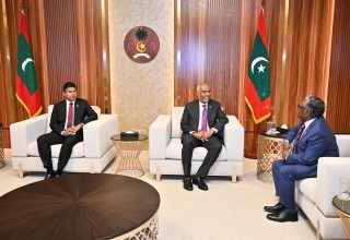 ރައީސް އިނގިރޭސި ވިލާތައް ވަޑައިގަތުން -- ފޮޓޯ: ރައީސް އޮފީސް